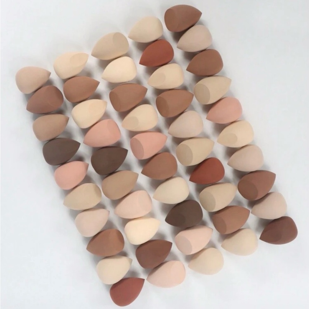 (BRAND NEW) Assorted Makeup Sponges - Neutral Tones & tie dye mix